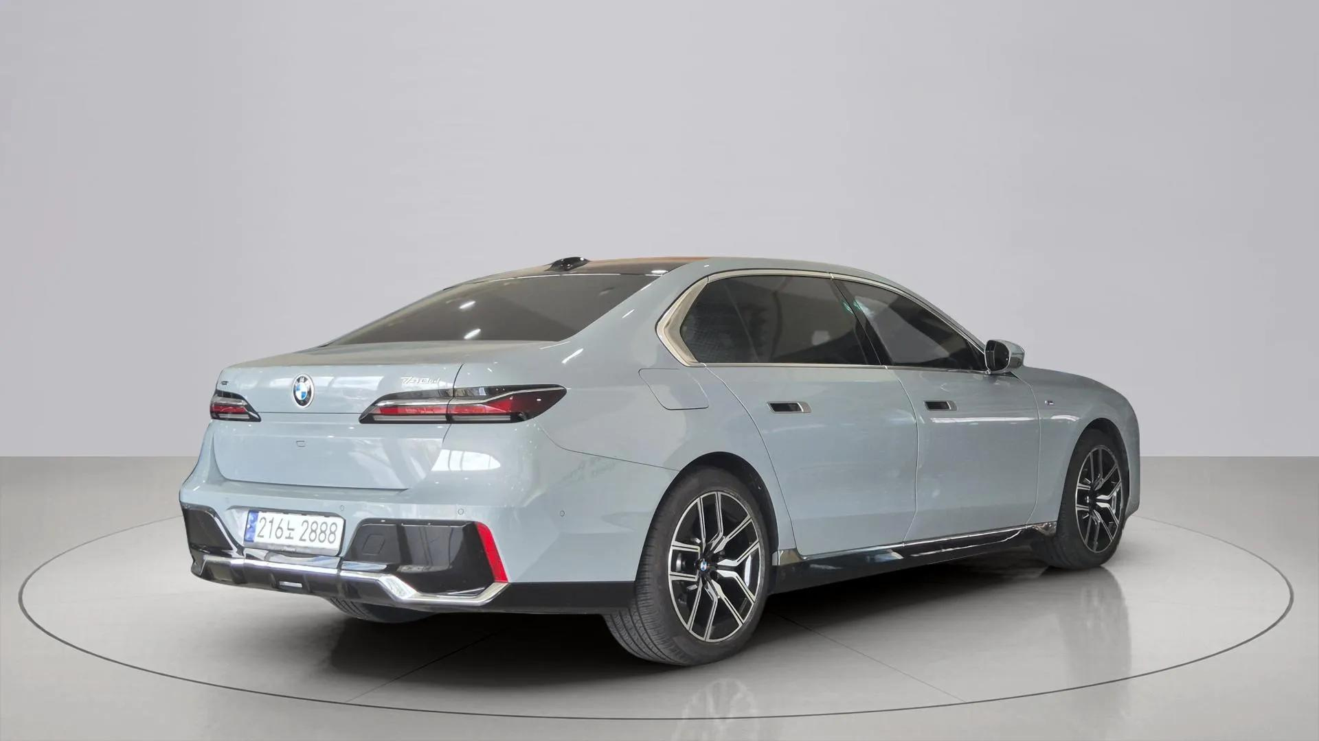 BMW 7-SERIES G70 2024