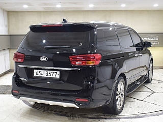KIA CARNIVAL 2018
