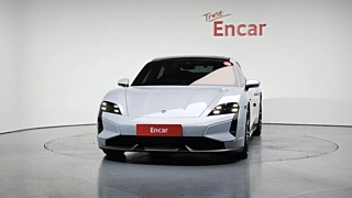 PORSCHE TAYCAN 2024