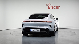 PORSCHE TAYCAN 2024