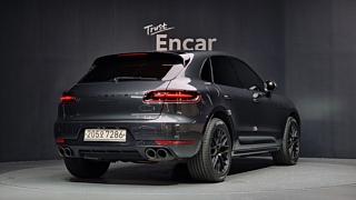 PORSCHE MACAN 2017