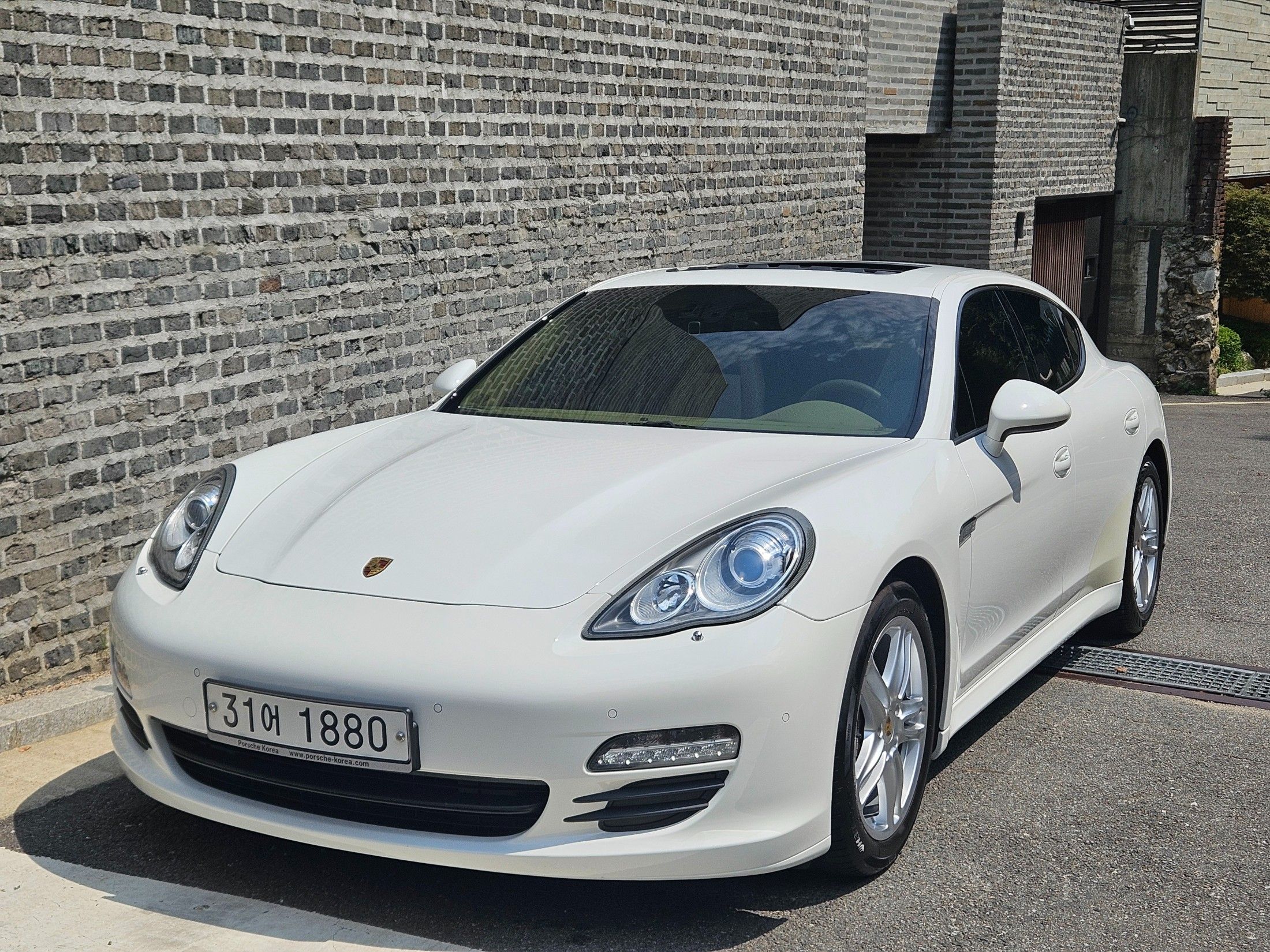 PORSCHE PANAMERA 2011