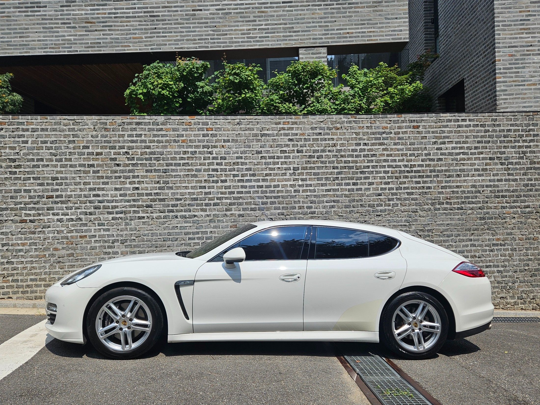 PORSCHE PANAMERA 2011