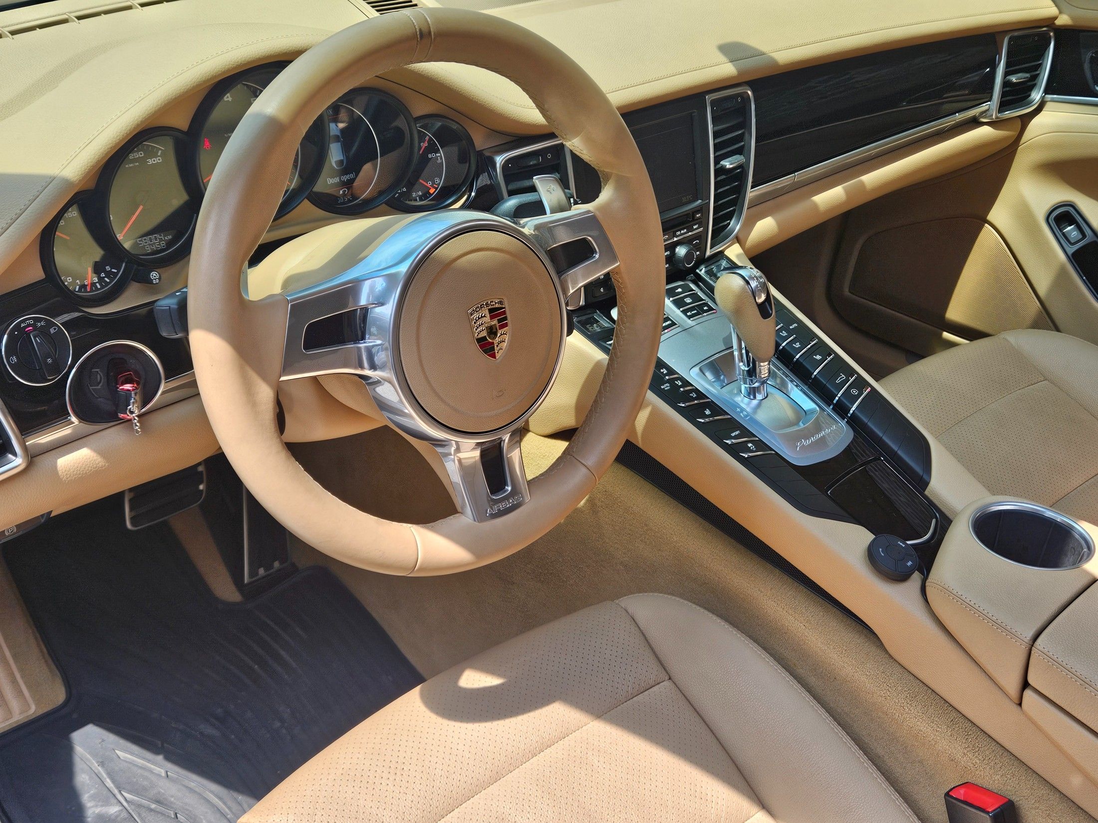 PORSCHE PANAMERA 2011