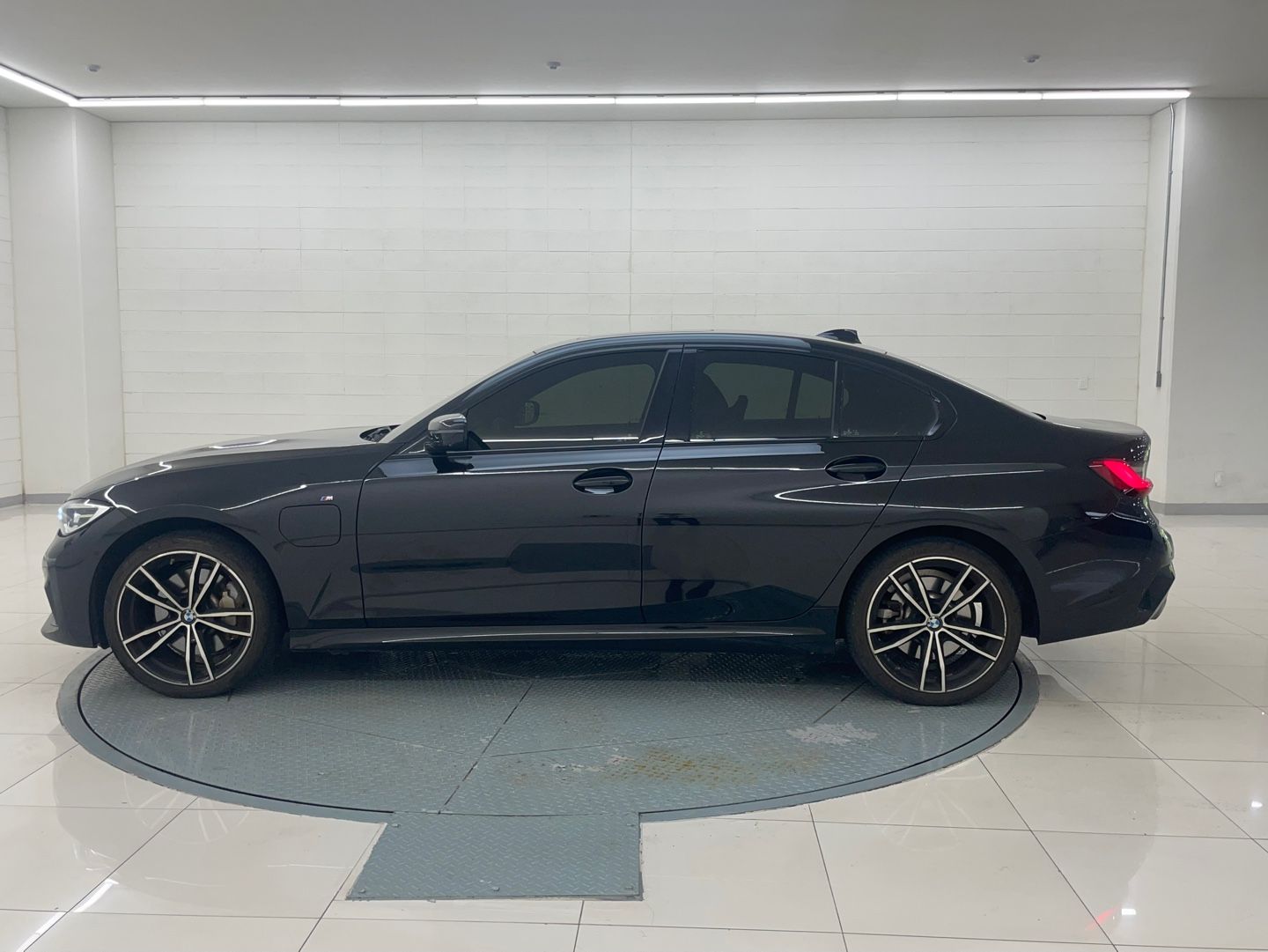 BMW 3-SERIES G20 2021