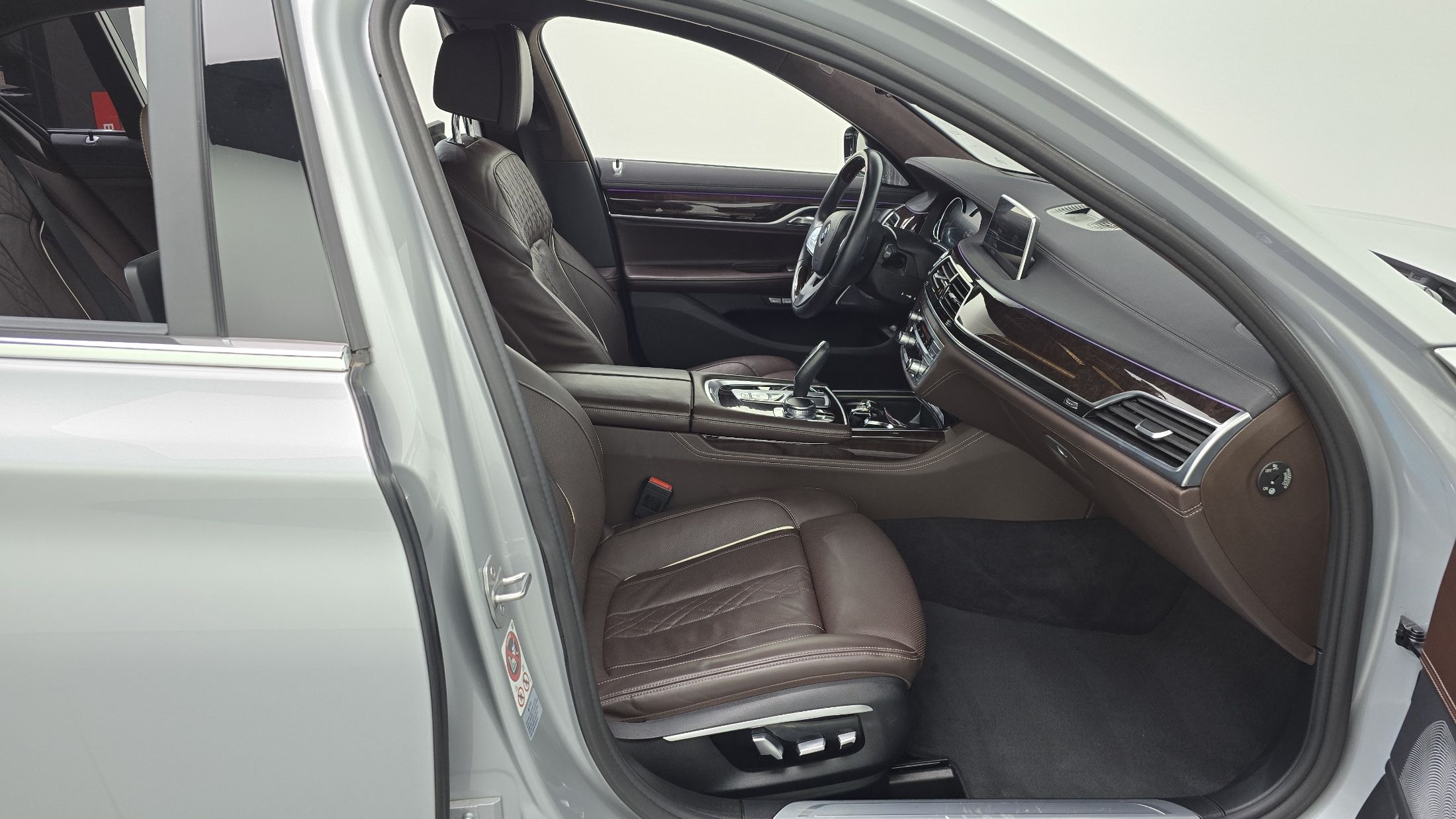 BMW 7-SERIES G11 2016