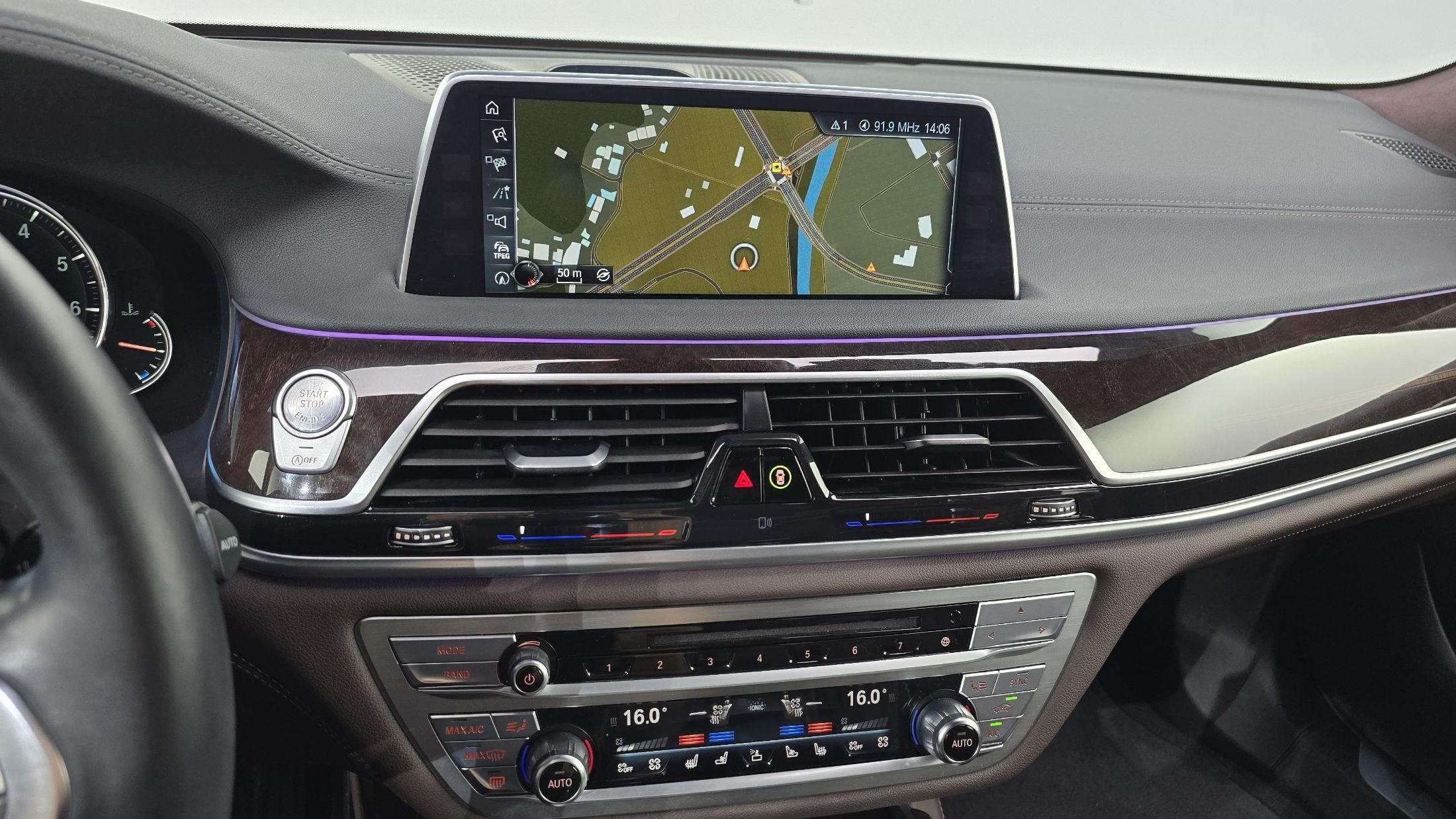 BMW 7-SERIES G11 2016