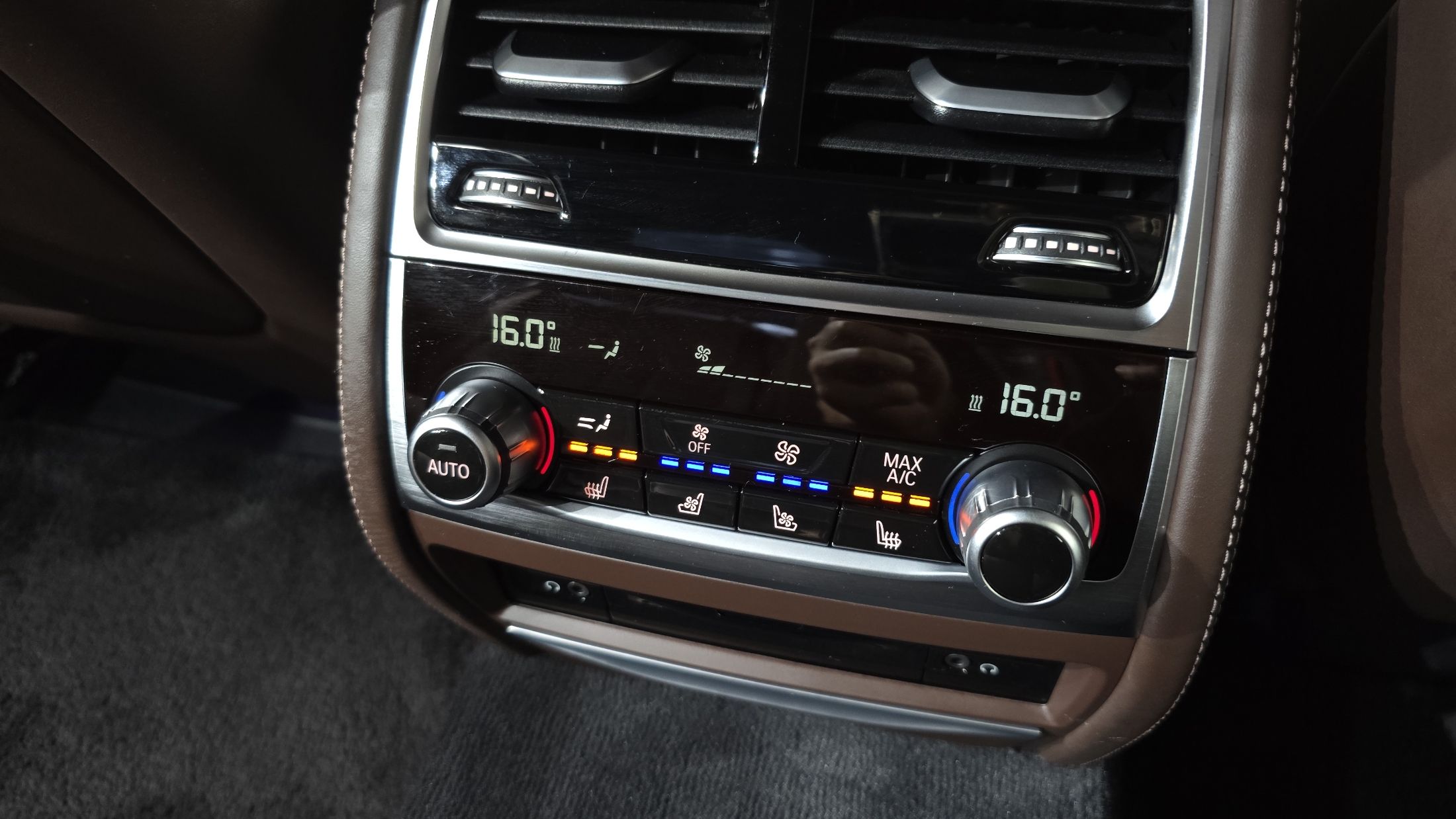 BMW 7-SERIES G11 2016