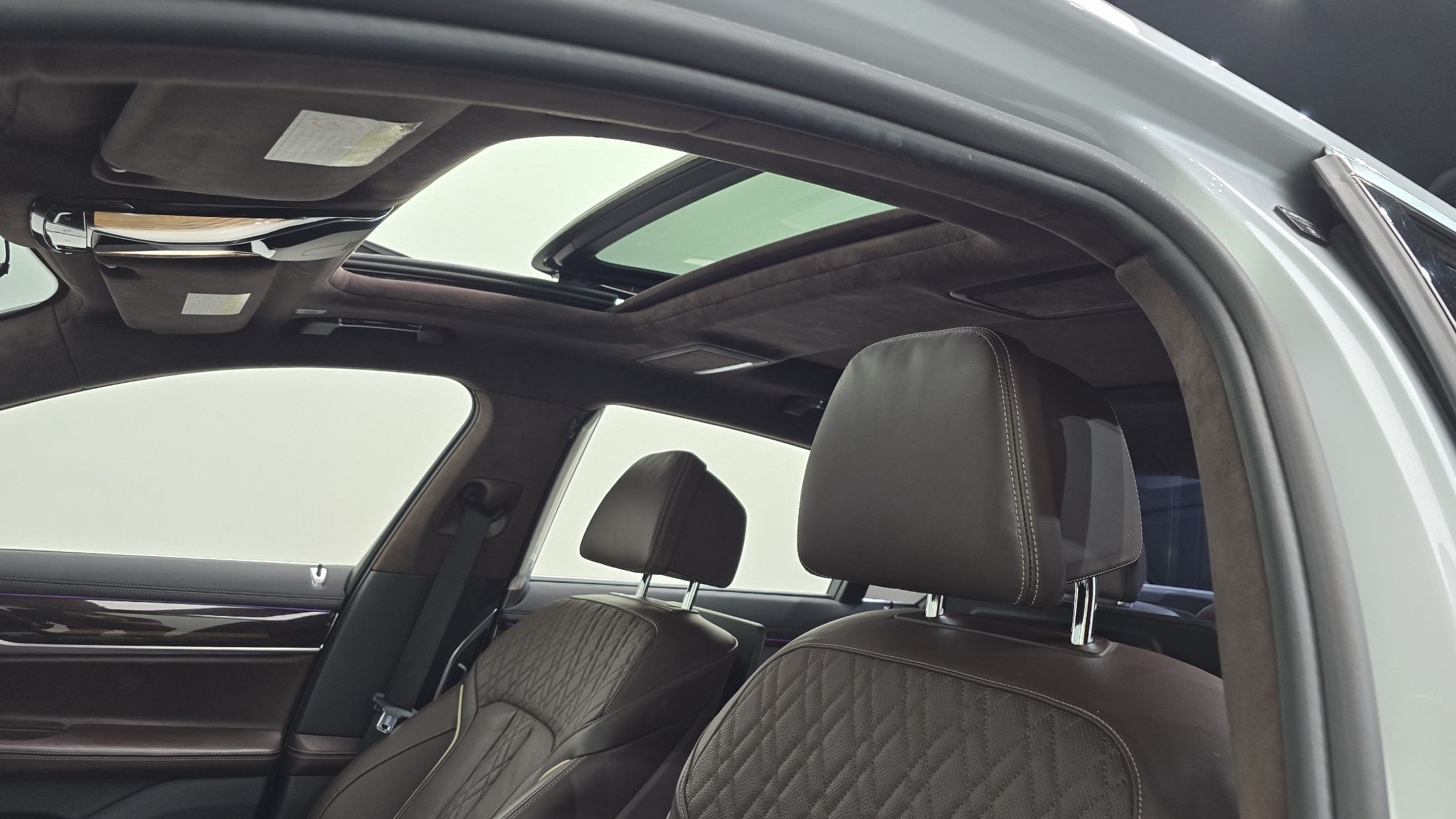 BMW 7-SERIES G11 2016