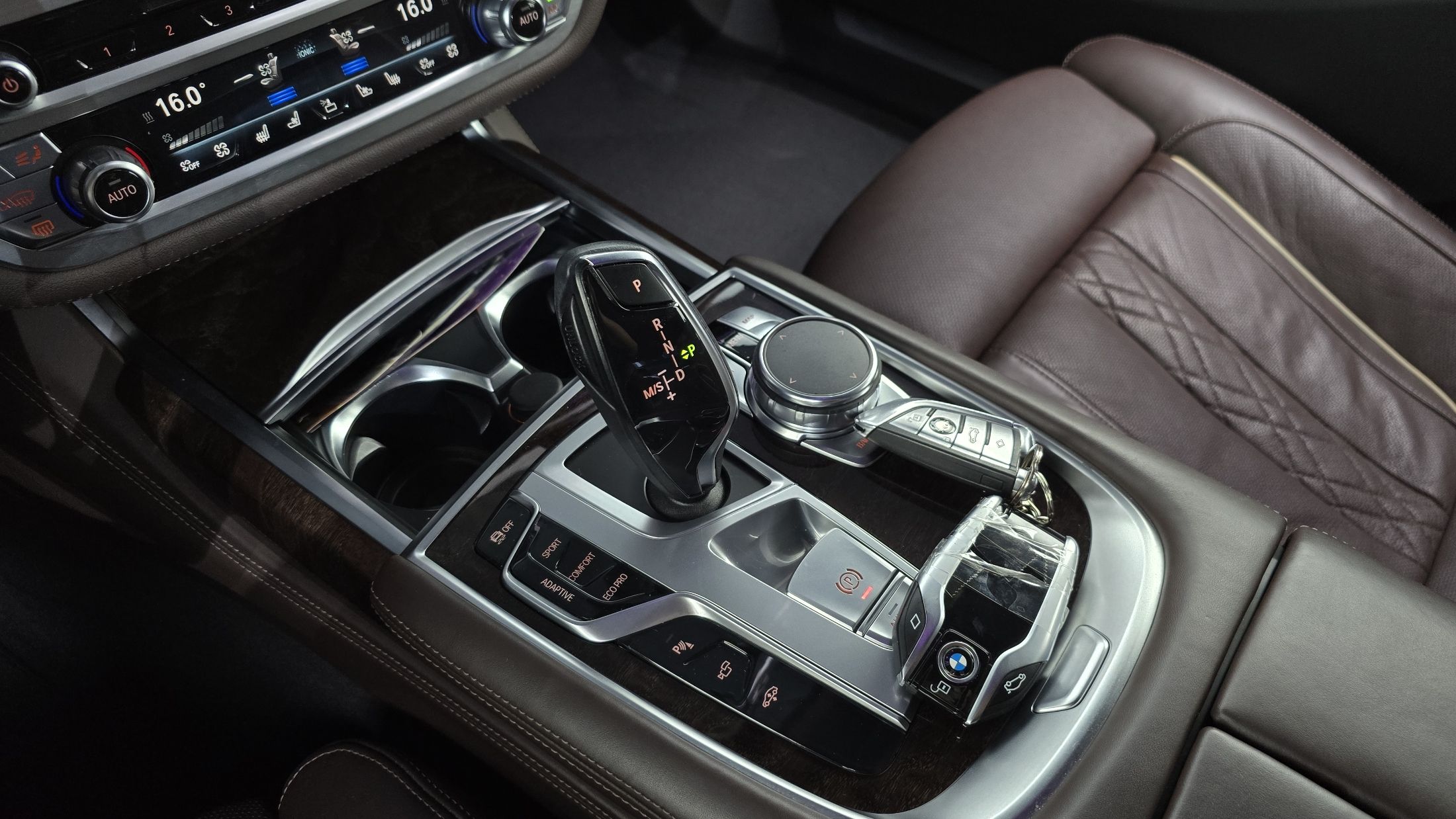 BMW 7-SERIES G11 2016