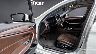 BMW 5-SERIES G30 2018