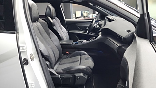 PEUGEOT 5008 2018