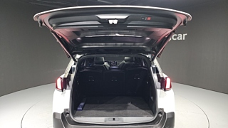 PEUGEOT 5008 2018
