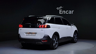 PEUGEOT 5008 2018
