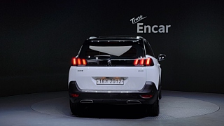 PEUGEOT 5008 2018