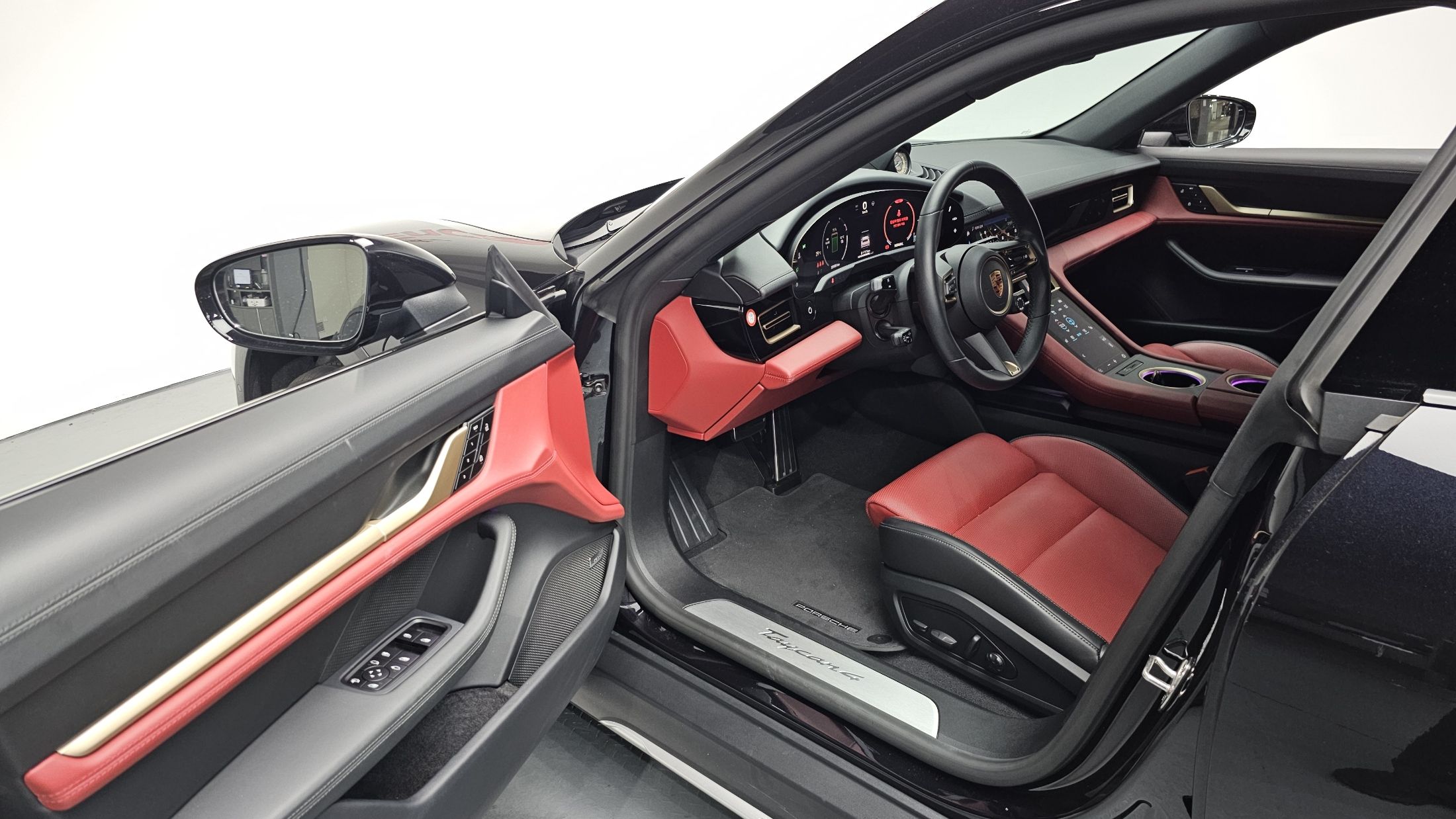 PORSCHE TAYCAN 2024