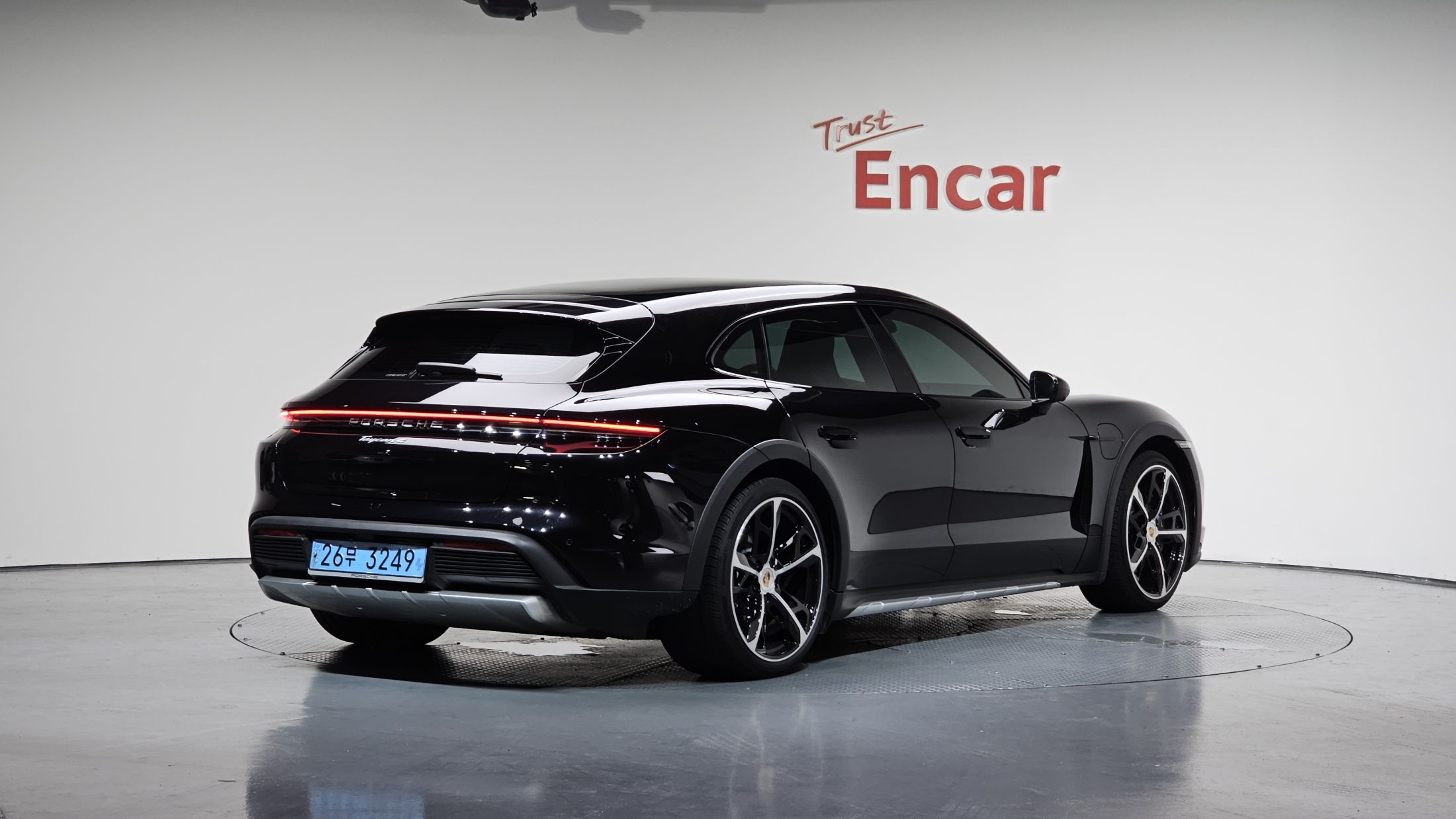 PORSCHE TAYCAN 2024