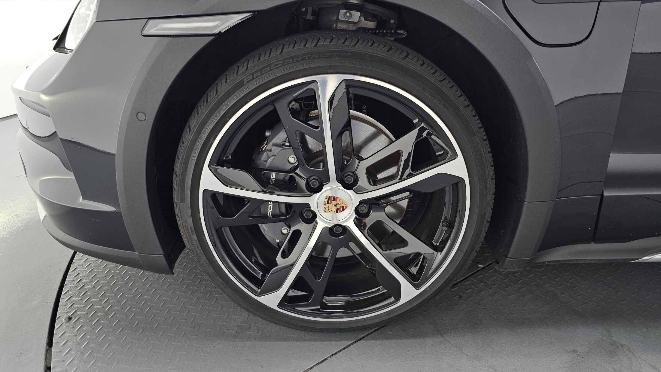 PORSCHE TAYCAN 2024