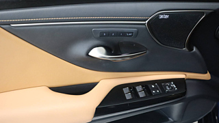 LEXUS ES300H 2024