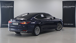 LEXUS ES300H 2024