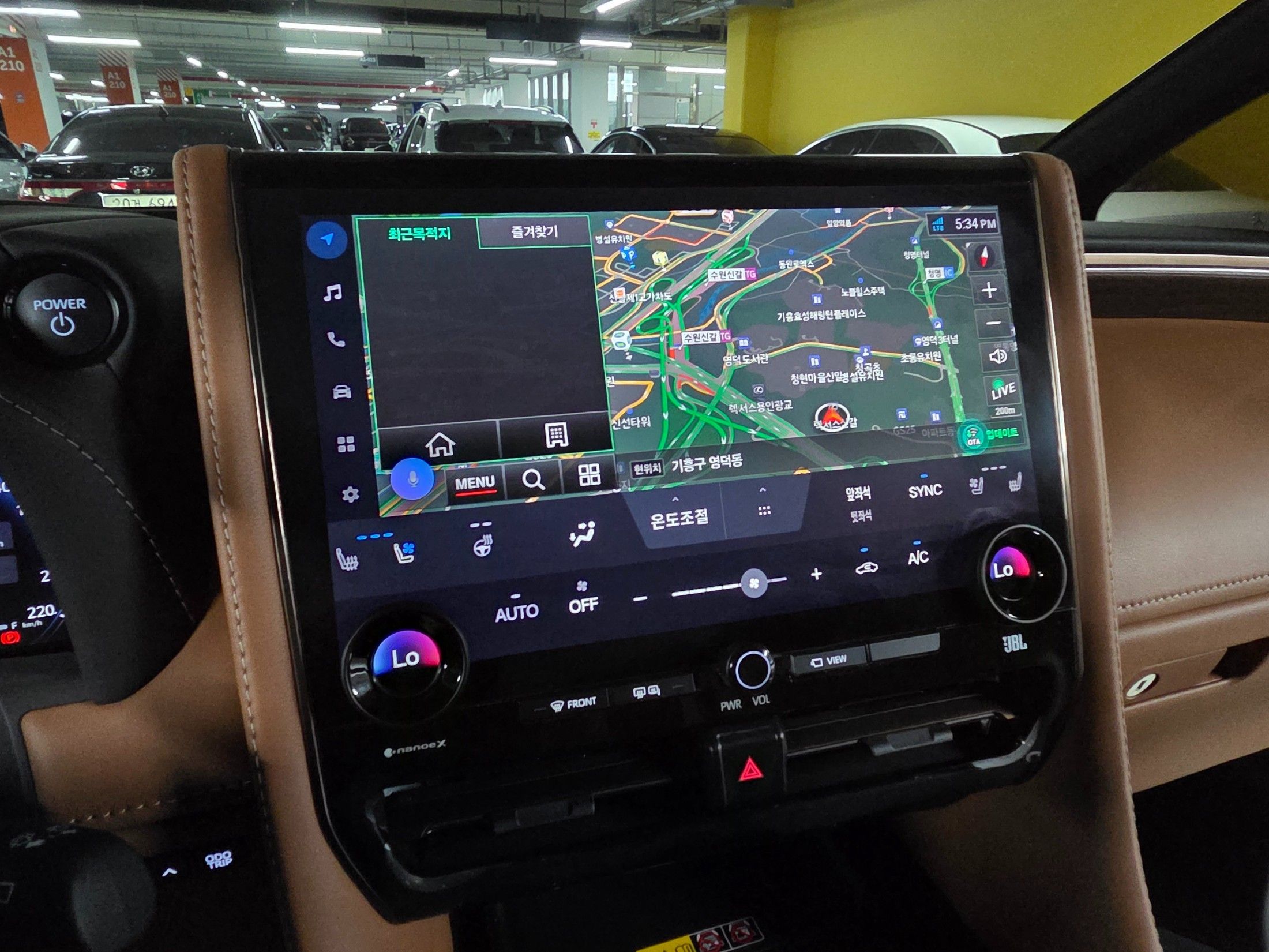 TOYOTA ALPHARD 2024