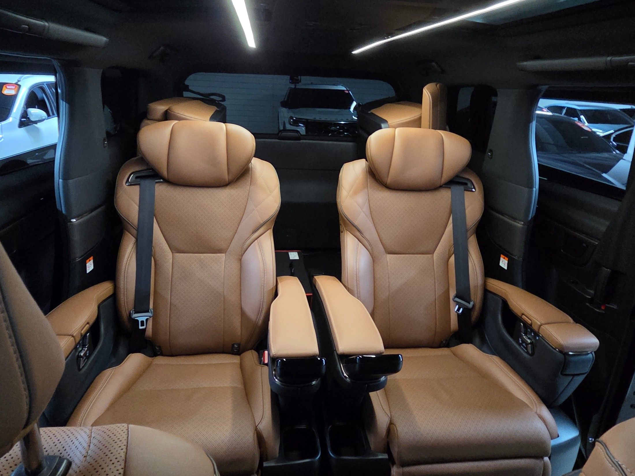 TOYOTA ALPHARD 2024
