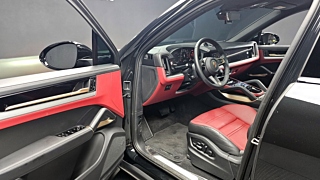PORSCHE CAYENNE PO536 2024