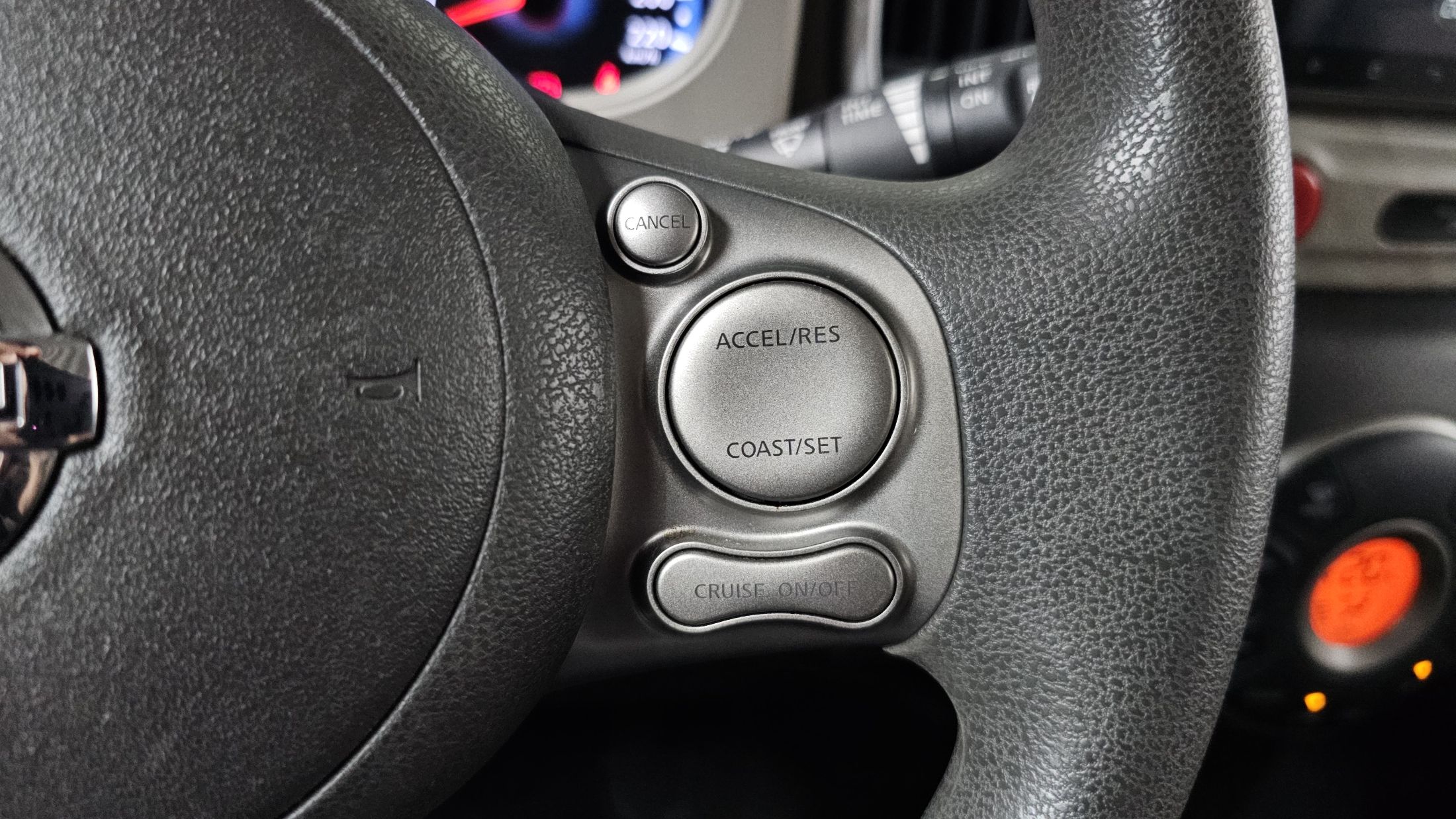 NISSAN CUBE 2012
