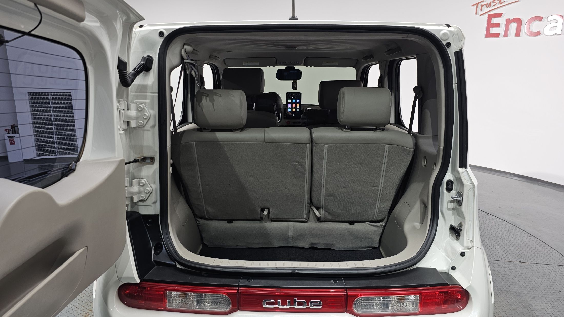 NISSAN CUBE 2012
