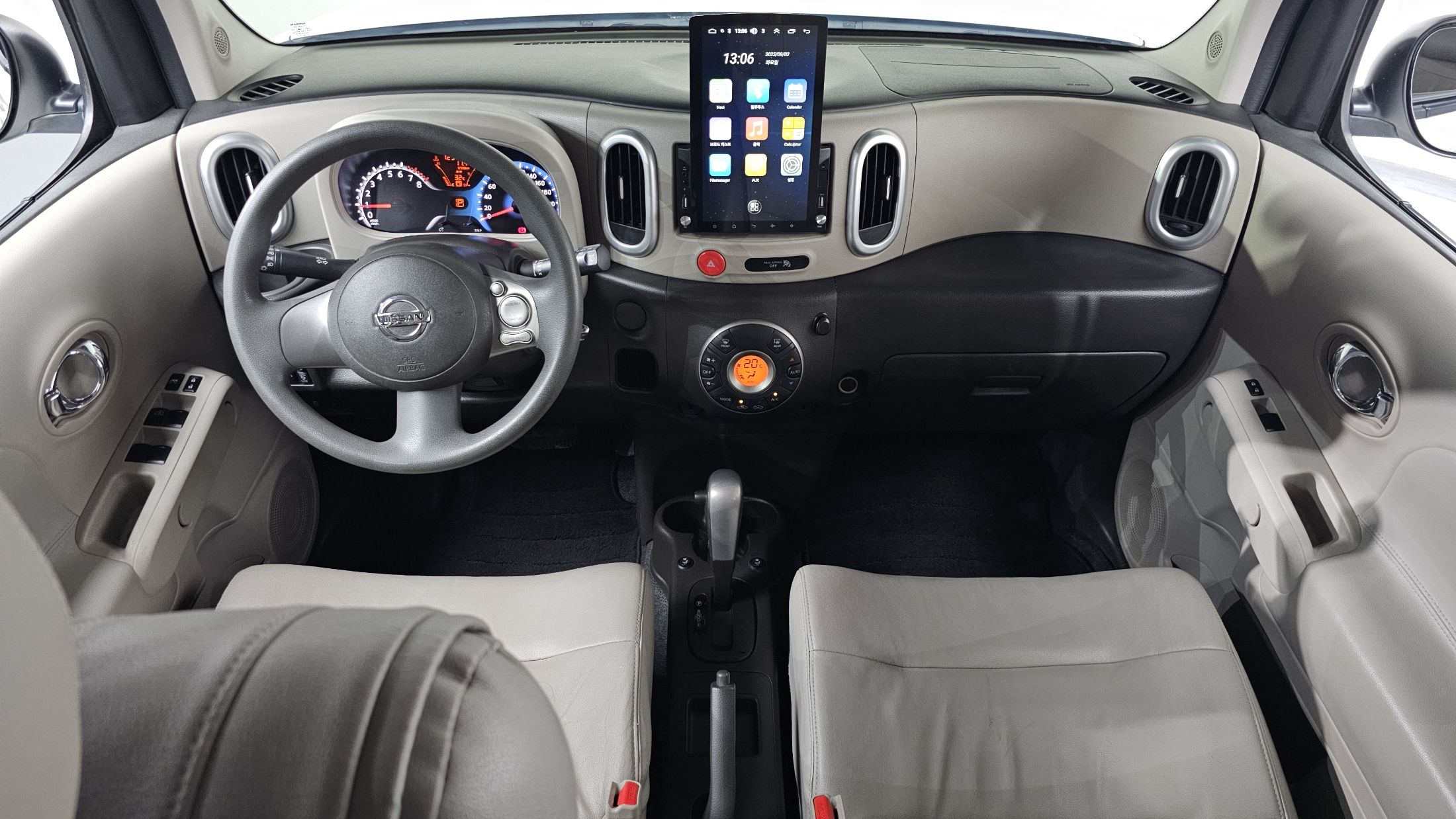 NISSAN CUBE 2012