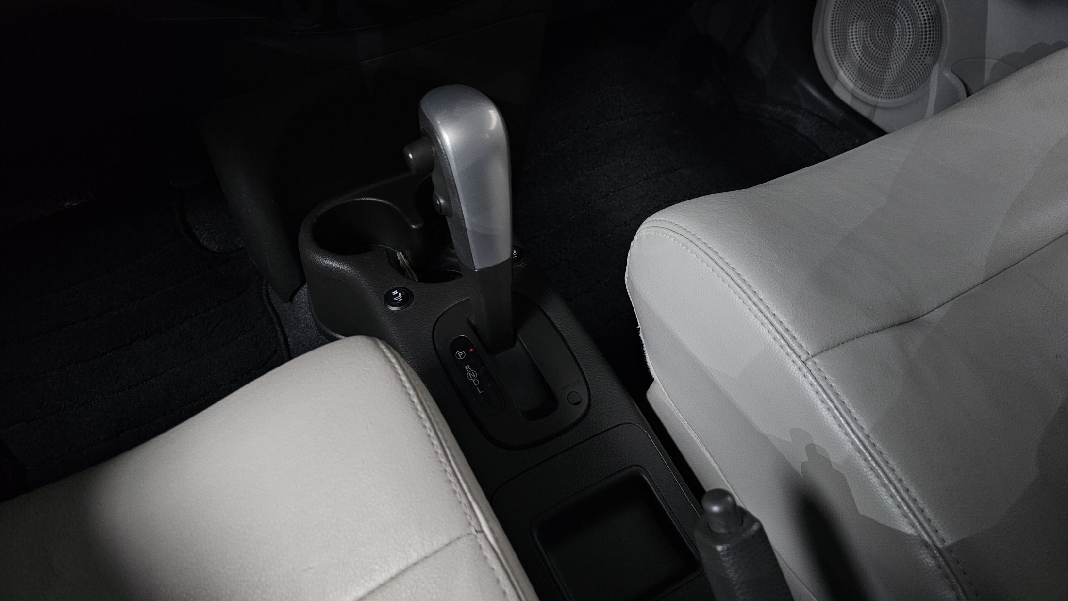 NISSAN CUBE 2012