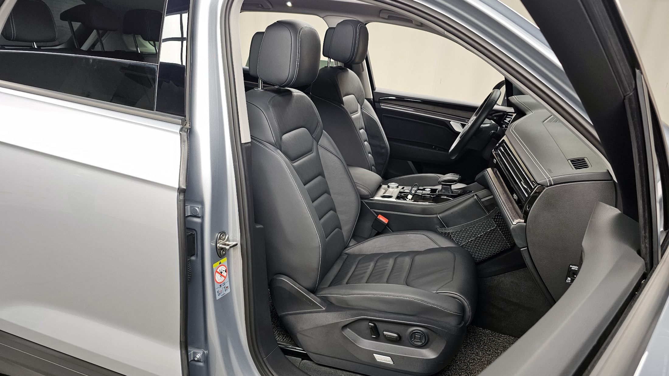 VOLKSWAGEN TOUAREG 2020