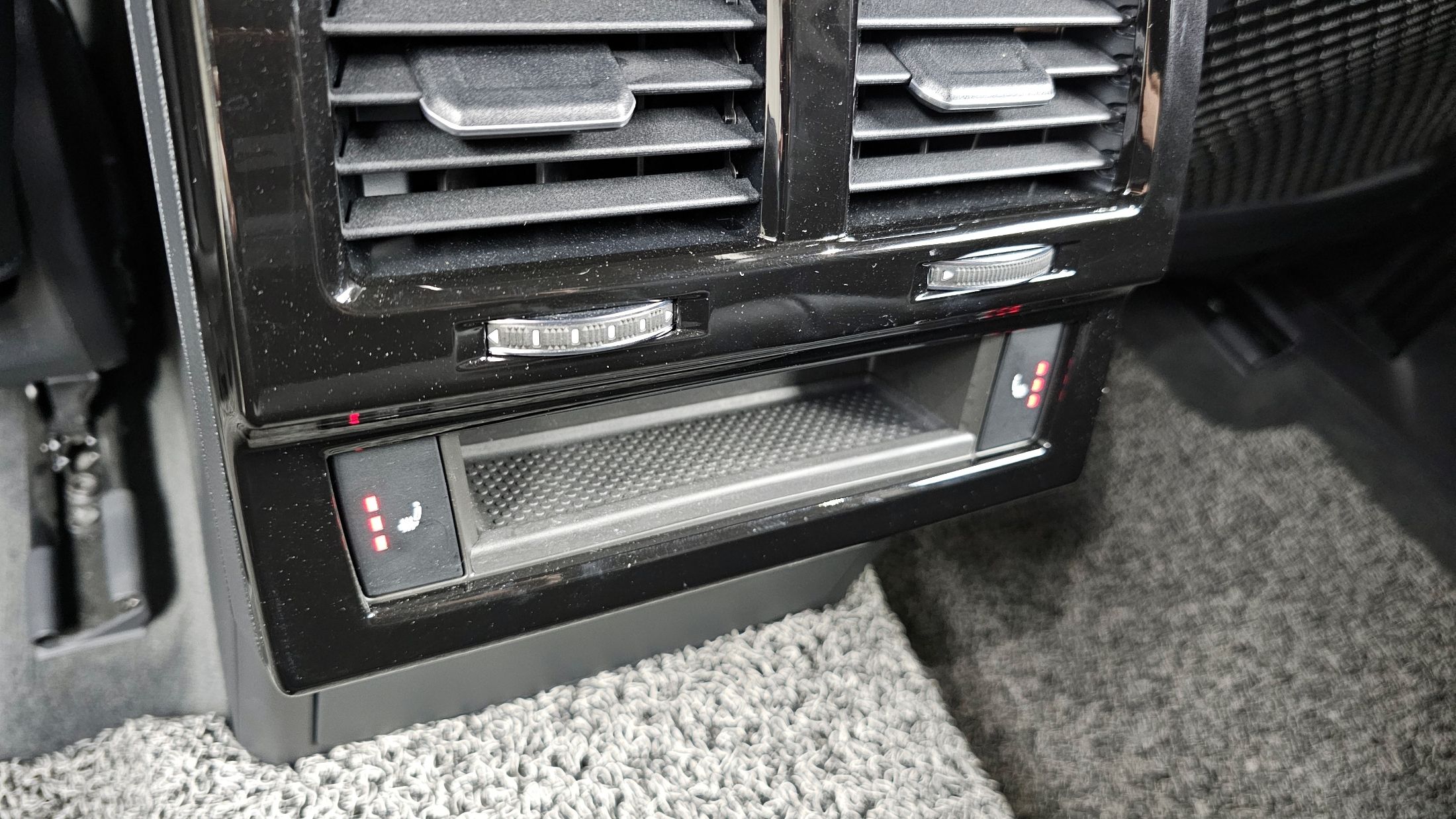 VOLKSWAGEN TOUAREG 2020