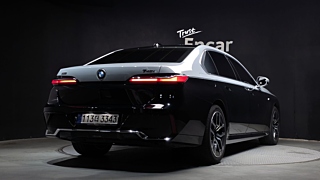 BMW 7-SERIES G70 2024