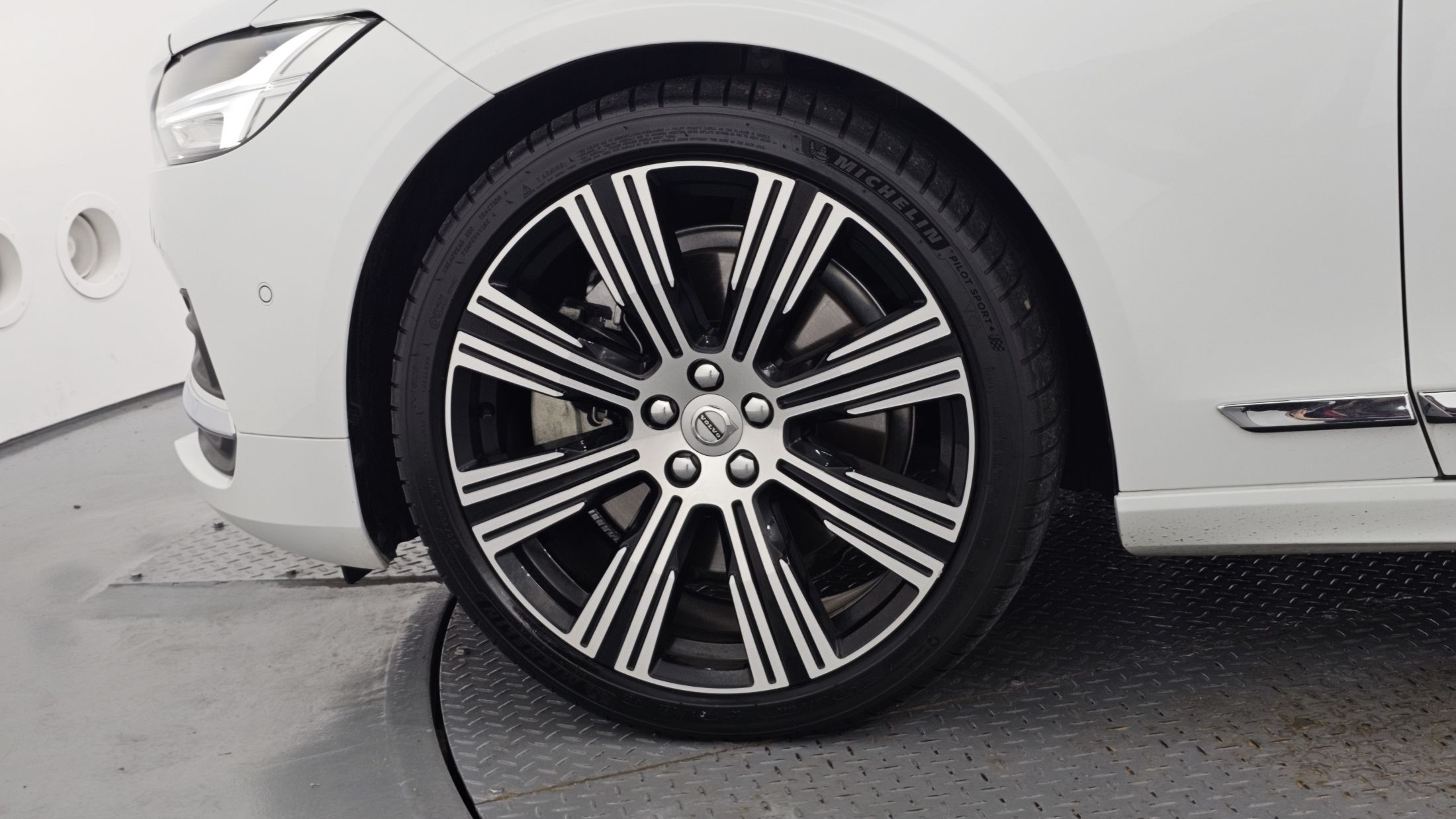 VOLVO S90 2024