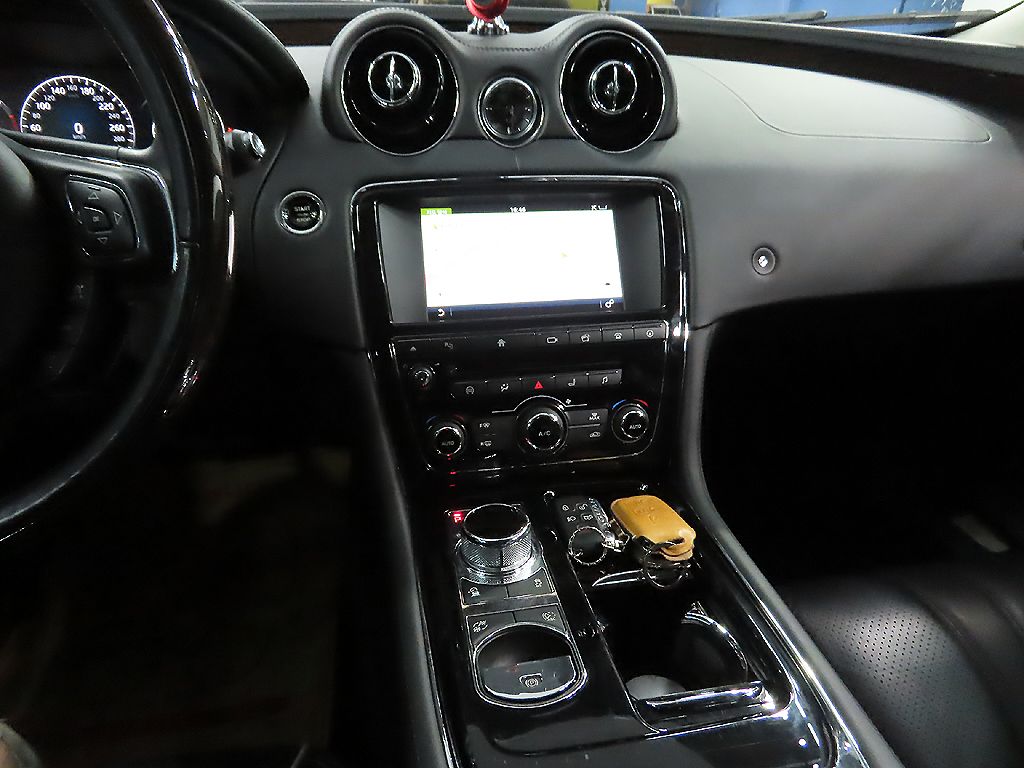 JAGUAR XJ 2016
