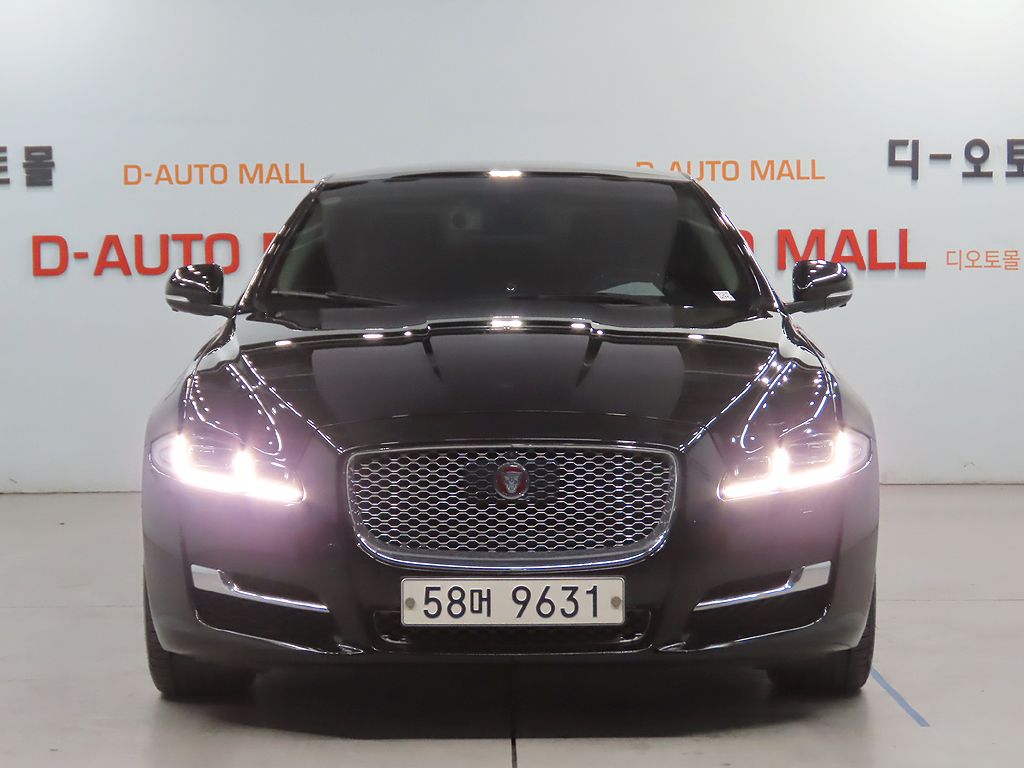 JAGUAR XJ 2016