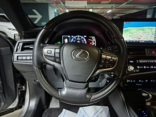 LEXUS ES300H 2021