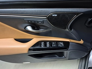 LEXUS ES300H 2021