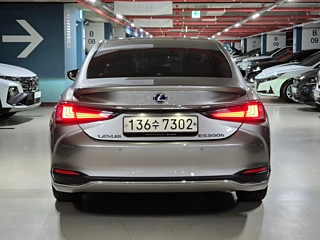 LEXUS ES300H 2021