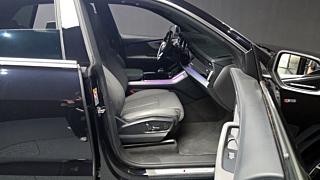 AUDI Q8 4M 2021