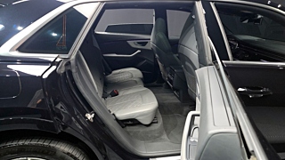 AUDI Q8 4M 2021
