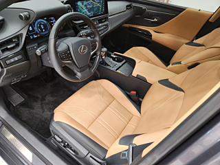 LEXUS ES300H 2025
