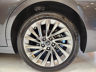 LEXUS ES300H 2025