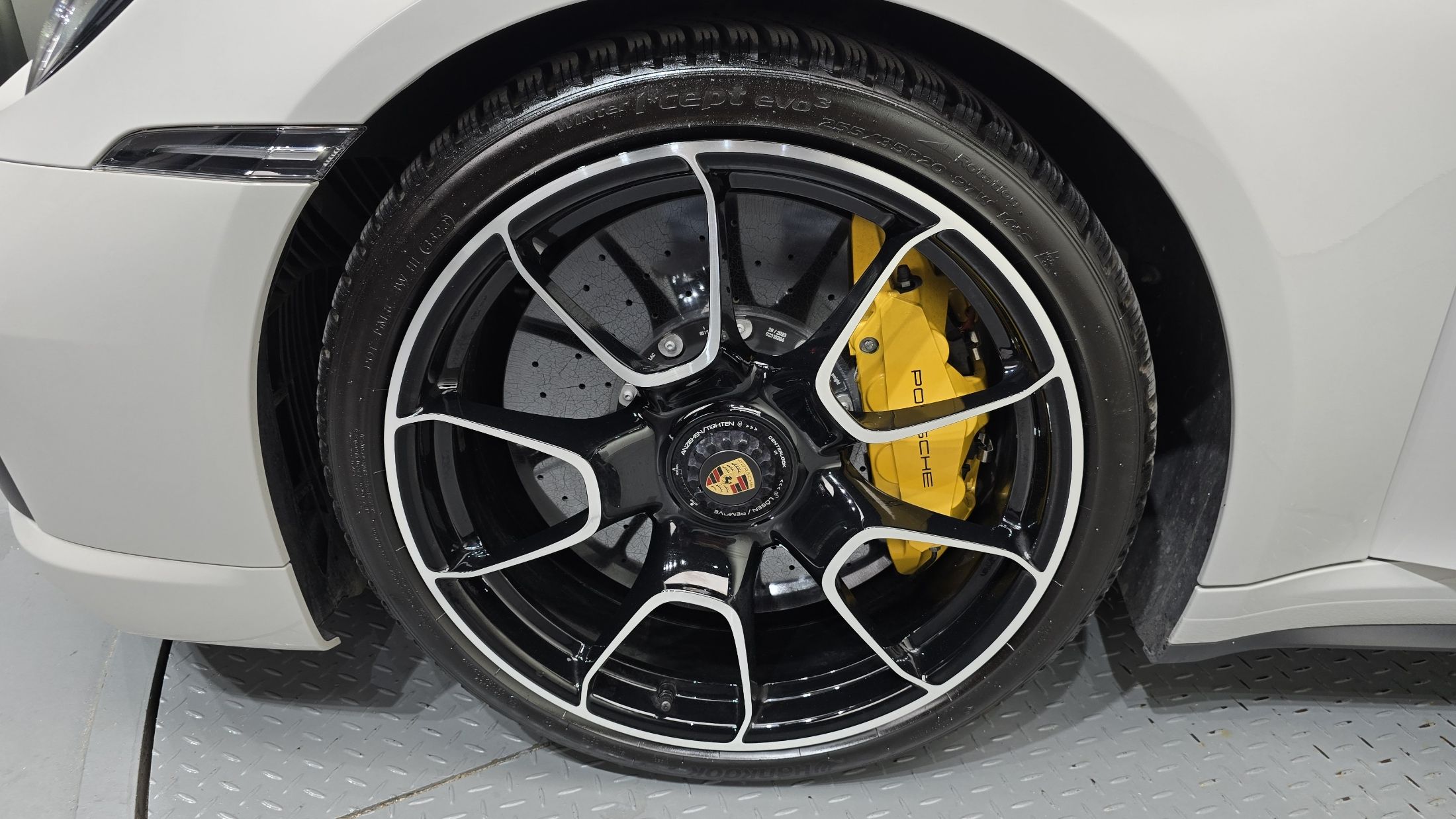 PORSCHE 911 992 2024