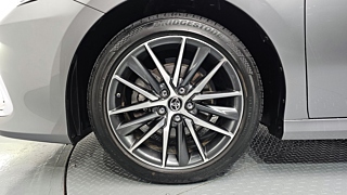 TOYOTA CAMRY XV70 2024