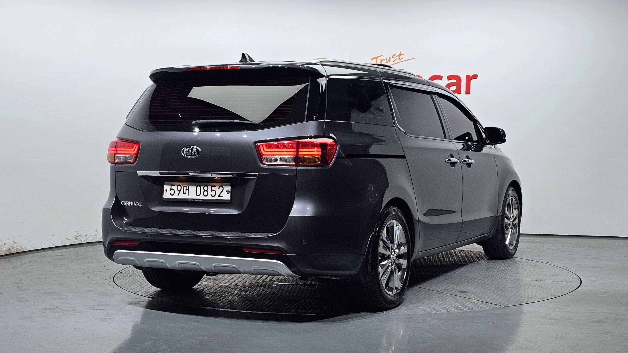 KIA CARNIVAL 2016