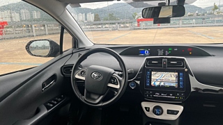 TOYOTA PRIUS 2017