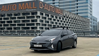 TOYOTA PRIUS 2017