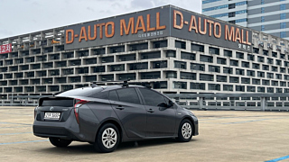 TOYOTA PRIUS 2017